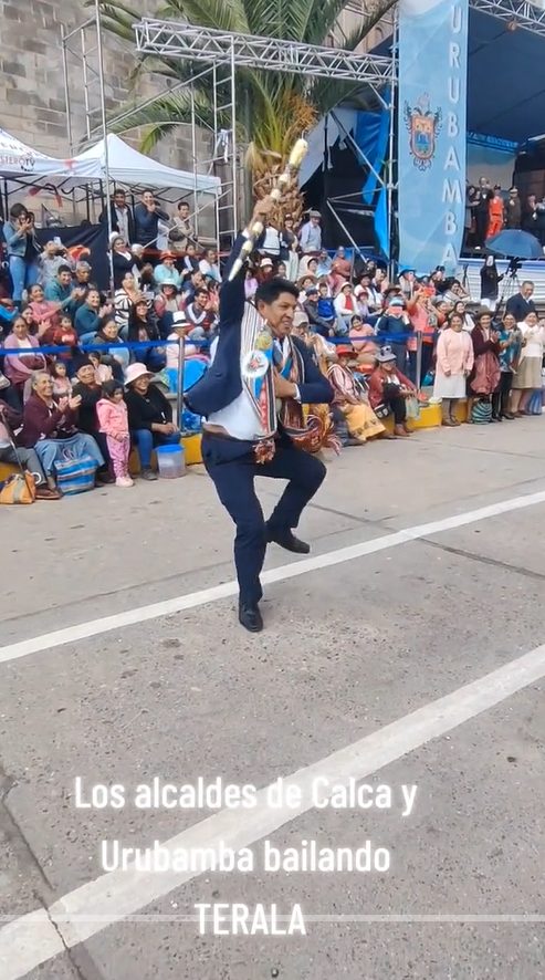 Alcaldes de Cusco causan furor tras singular forma de bailar 