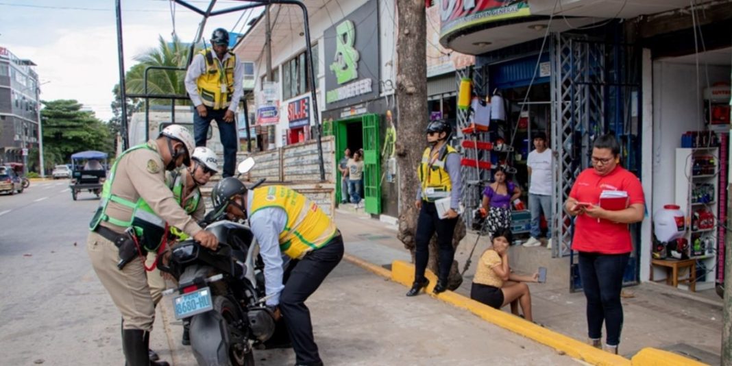 Levantaron vehículos estacionados en zonas rígidas del centro de Pucallpa