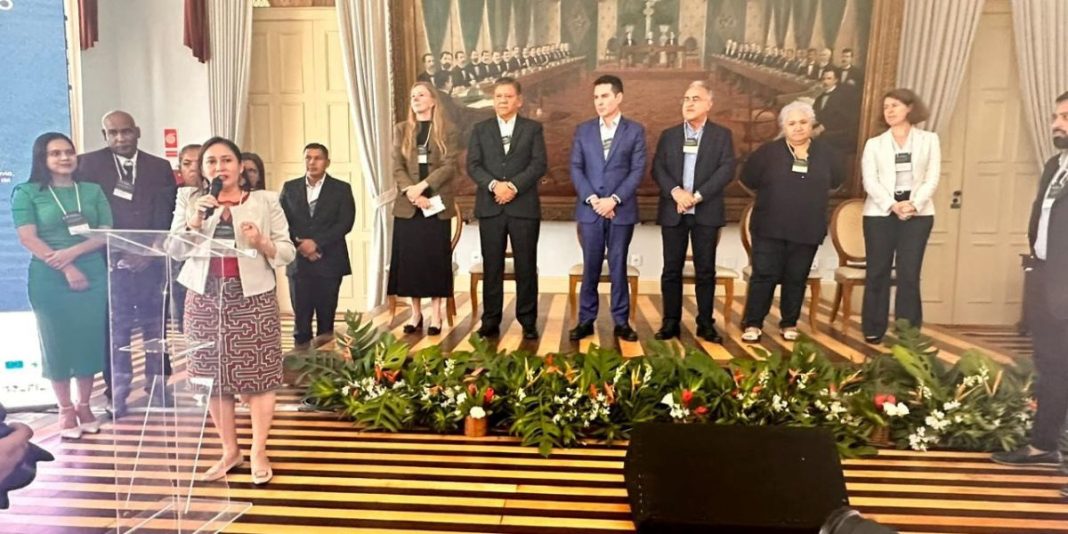 Alcaldesa Janet Castagne expuso en foro de ciudades amazónicas