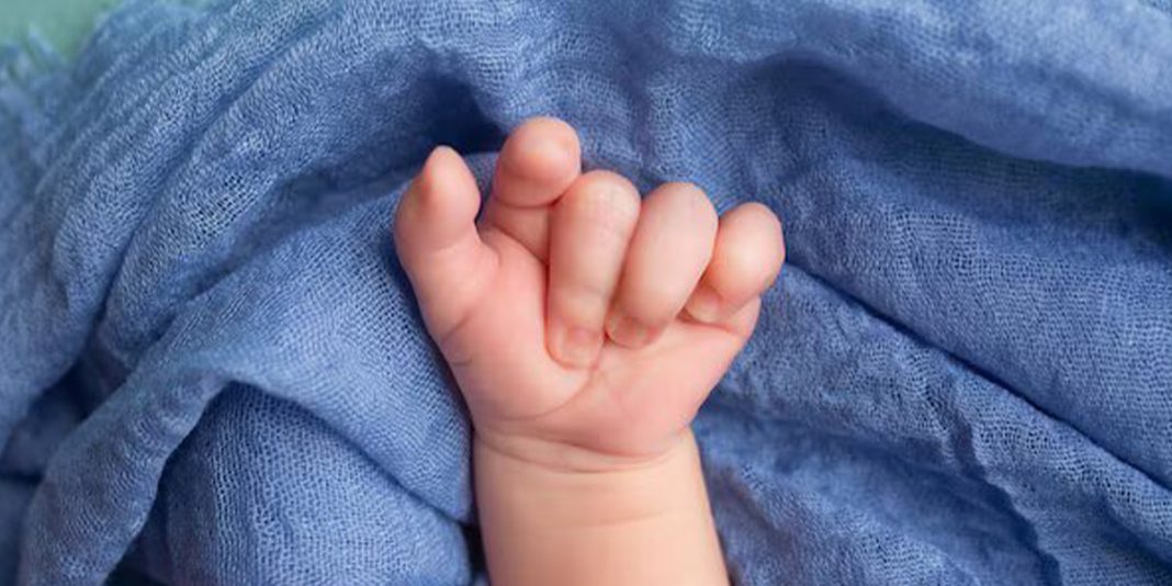 Paraguay: Bebé muere tras parto y resucita en su velorio