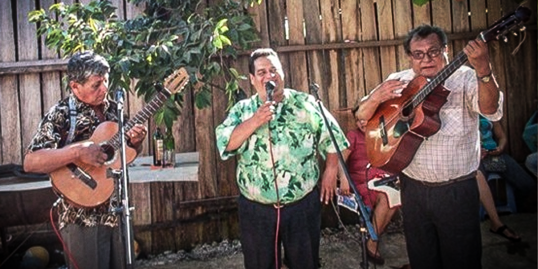 El profesor y músico Stalin Gómez está grave en EsSalud