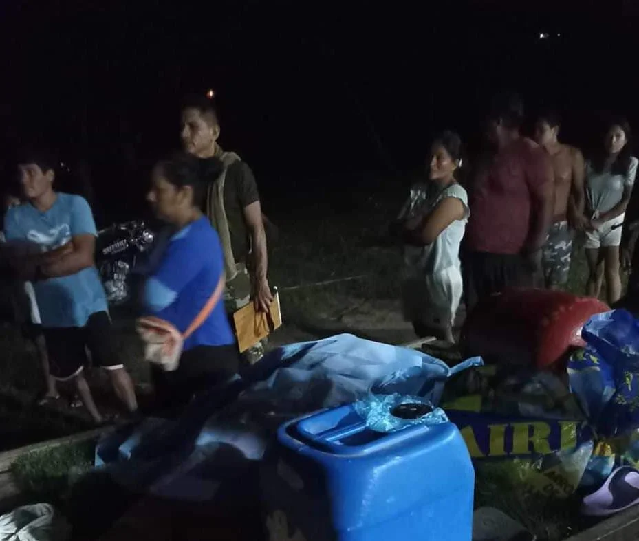 ¡Impactante! toro embiste trimoto, resultando en la muerte de una pasajera