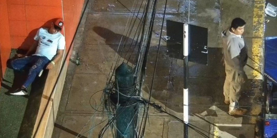 Mototaxista roba a sujeto ebrio