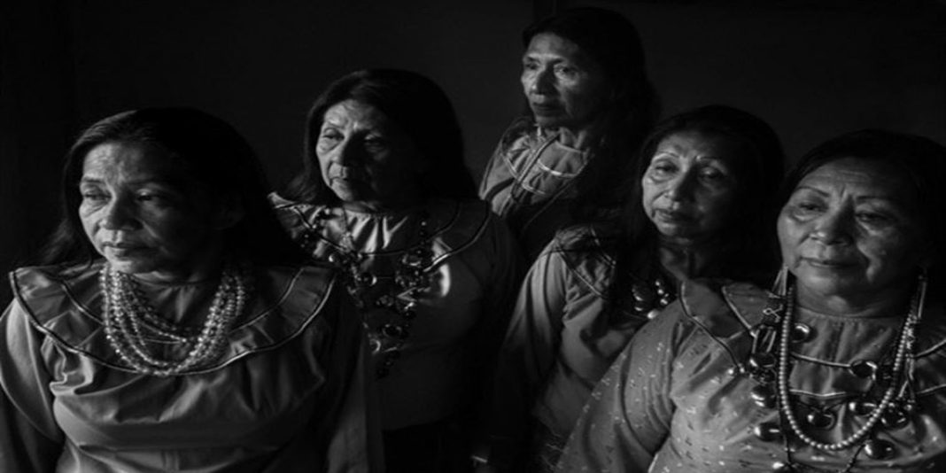 Exposición fotográfica Shipibo-Konibo cautiva en Budapest