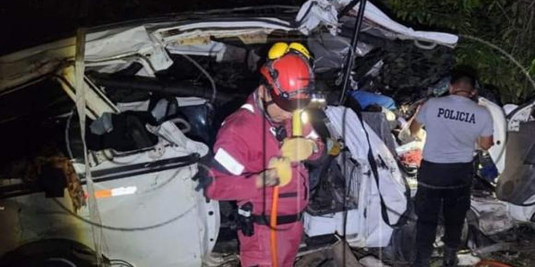 Áncash: 8 fallecidos y 6 heridos deja accidente en la vía Pativilca-Huaraz
