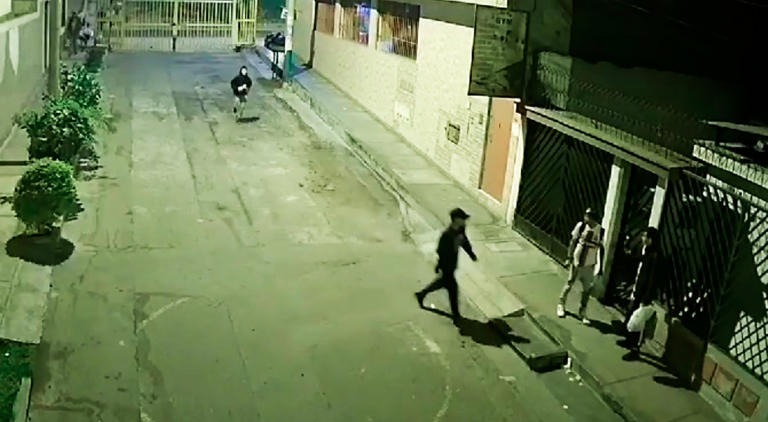 Barristas atacan brutalmente a dos jóvenes trabajadores en SJM: Víctima terminó internado en UCI