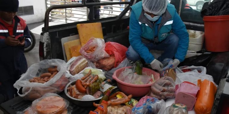 Descubren Salchichas con Carne de Perro en Mercados