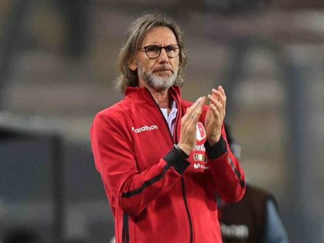 Selección chilena de Gareca tuvo accidentada llegada a EE. UU.: jugador fue detenido en el aeropuerto Selección chilena de Gareca tuvo accidentada llegada a EE. UU.: jugador fue detenido en el aeropuerto