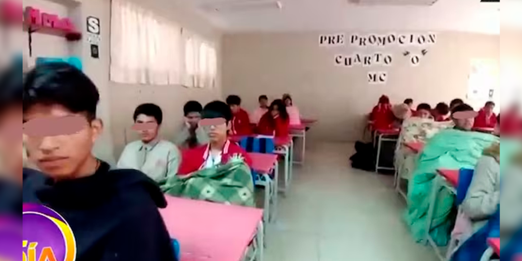 Ayacucho: escolares asisten con frazadas a clases debido al frio extremo | VIDEO