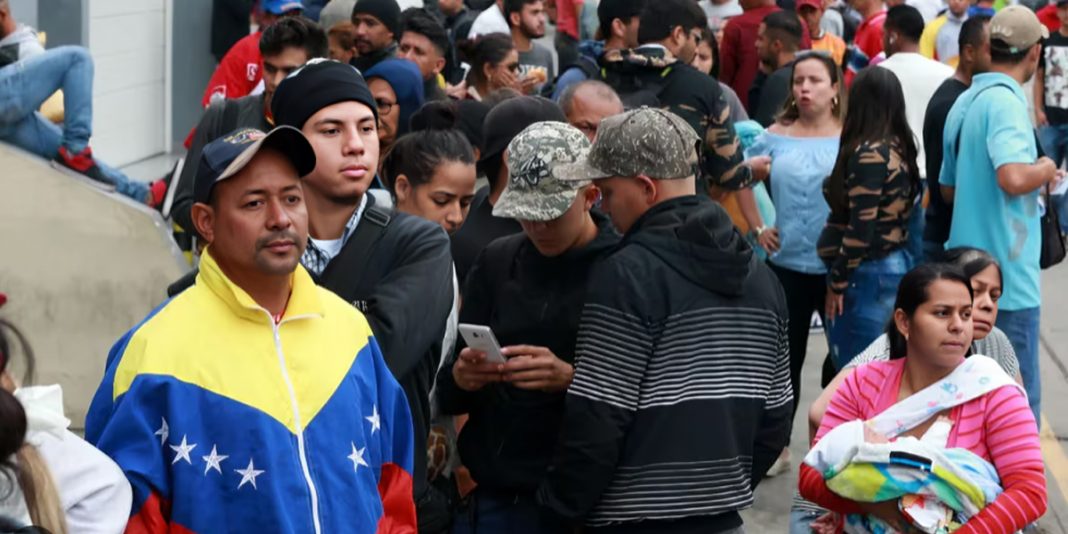 En Perú, residen venezolanos solo 589 pudieron ejercer su derecho a votar En Perú, residen venezolanos solo 589 pudieron ejercer su derecho a votar