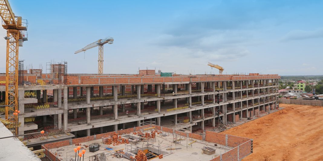 Boulevard comenzará a funcionar, pero ¿Y el hospital de Pucallpa, para cuándo?