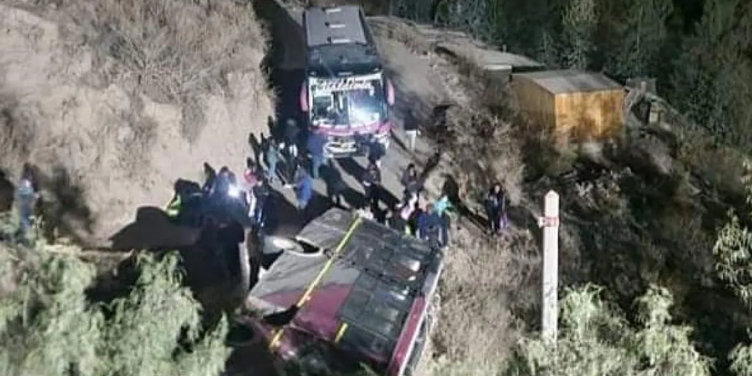 Arequipa: Accidente de bus interprovincial deja siete heridos en Condesuyos