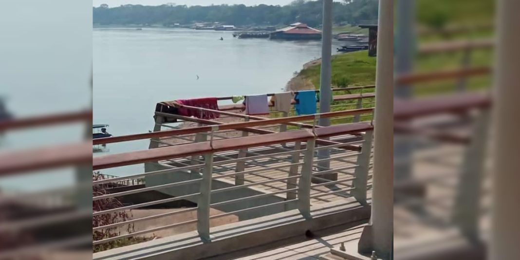 Pucallpa| Ropa tendida en el Bulevar de Yarinacocha desata reacciones