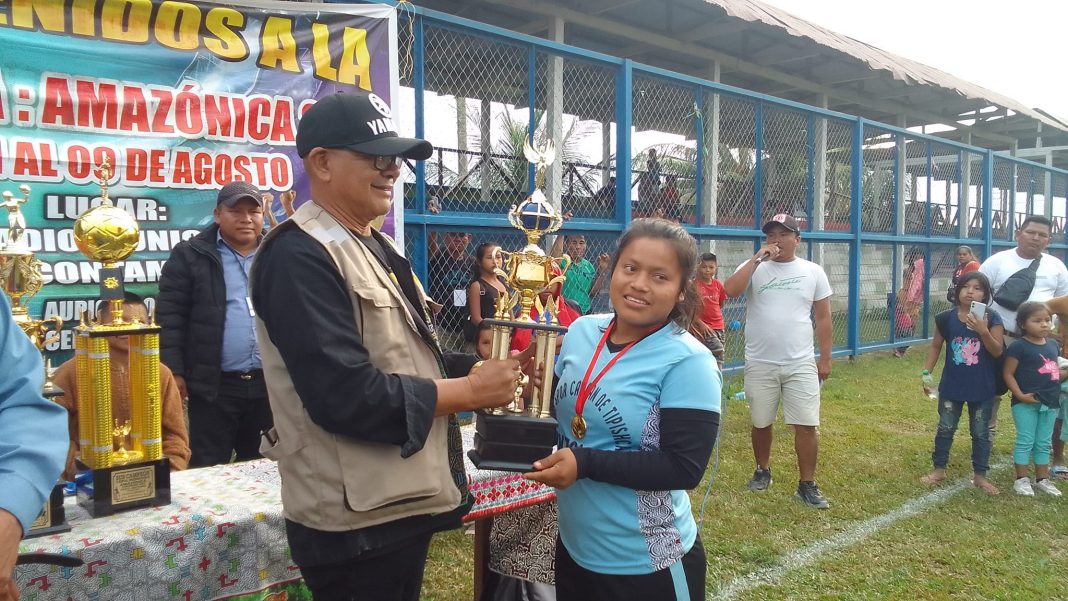 Emprendedor médico naturista se comprometió a seguir apoyando el deporte