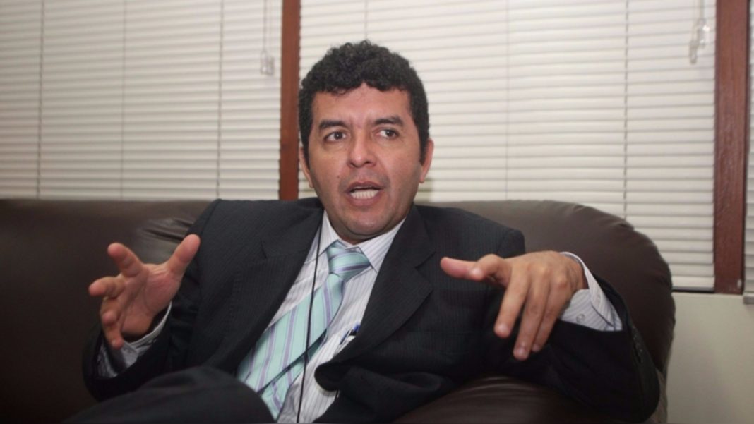 Interpondrá denuncia penal si no le dan mantenimiento al estadio Oficial Interpondrá denuncia penal si no le dan mantenimiento al estadio Oficial