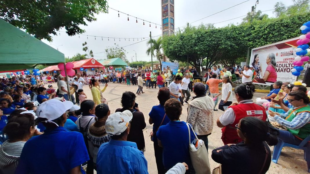 MDM y MPCP celebran la feria del adulto mayor en la plaza del reloj público MDM y MPCP celebran la feria del adulto mayor en la plaza del reloj público