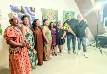 Zelva Uno dialoga con los habitantes de la selva en su primera exposición individual