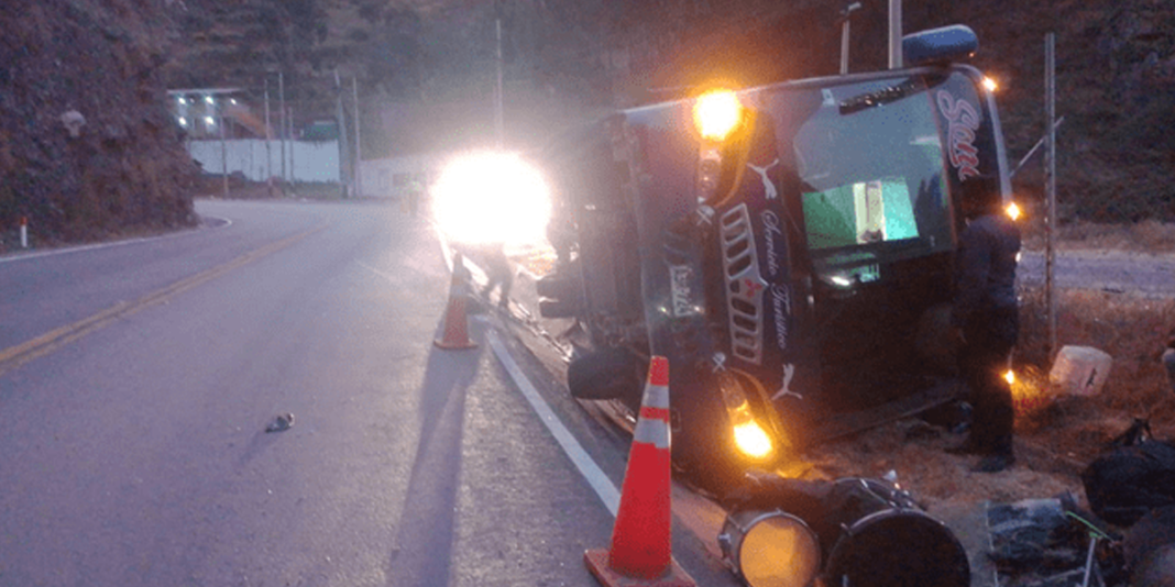 Tragedia en la Carretera Central: Despiste de ómnibus de La Gran Banda de Lima deja un muerto y varios heridos