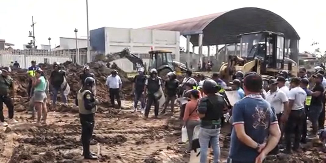 MPCP impuso la ley y limpió zona prevista para un componente del proyecto integral de agua y desagüe de Pucallpa