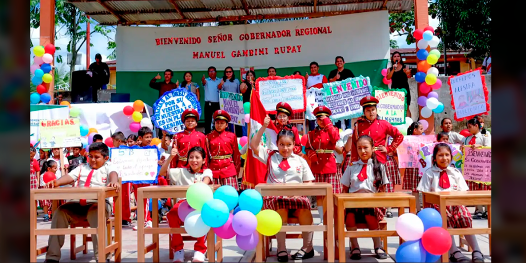 Ucayali: entregan mobiliario escolar a colegio José Carlos Mariátegui