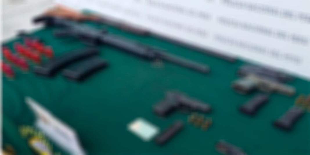 Detienen a tres sujetos en posesión de armas de fuego y abundante munición
