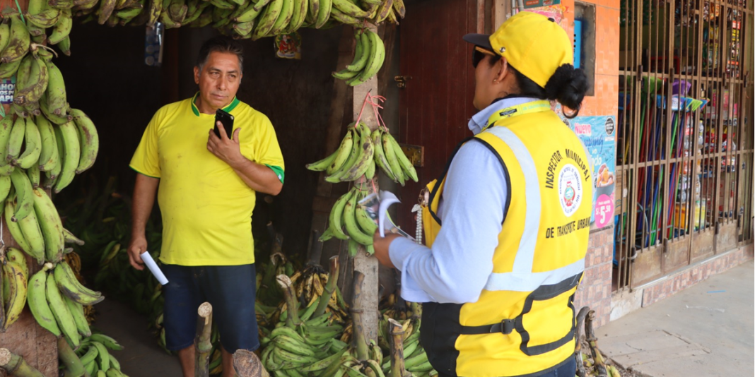 Realizan sensibilización sobre vías restringidas para estacionamiento
