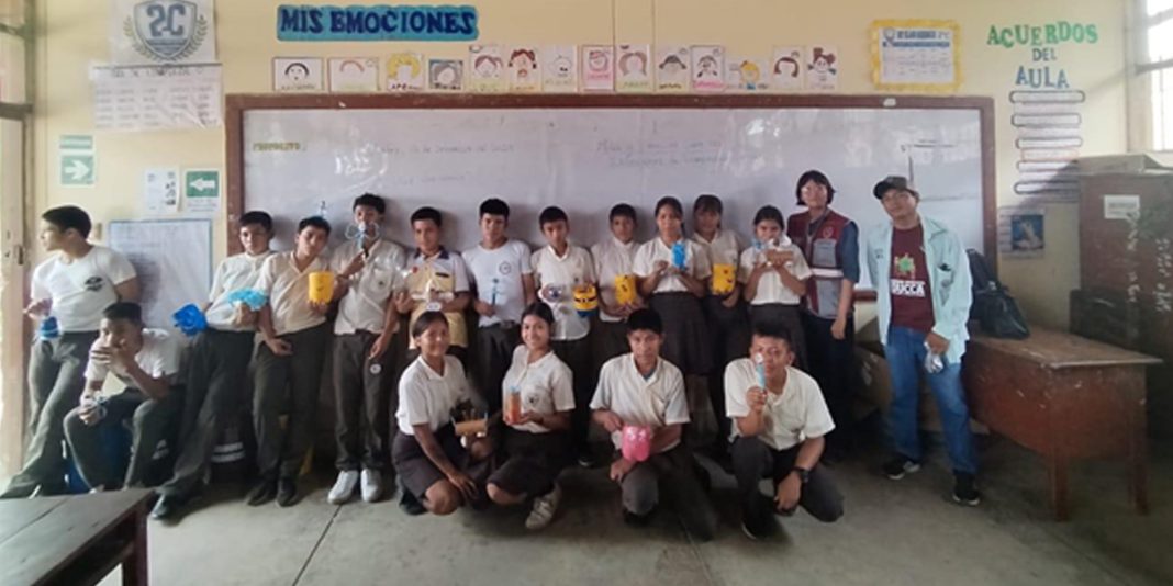 Enseñan a estudiantes la importancia de la reutilización de los residuos