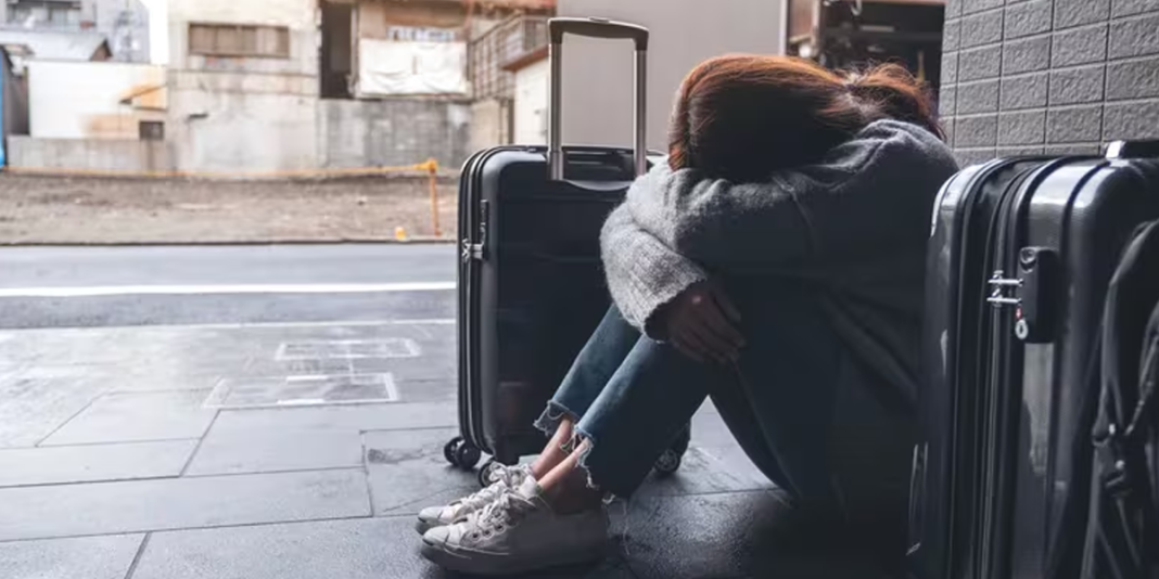 El 57% de peruanos desea emigrar: Economía, inseguridad y falta de oportunidades impulsan la migración